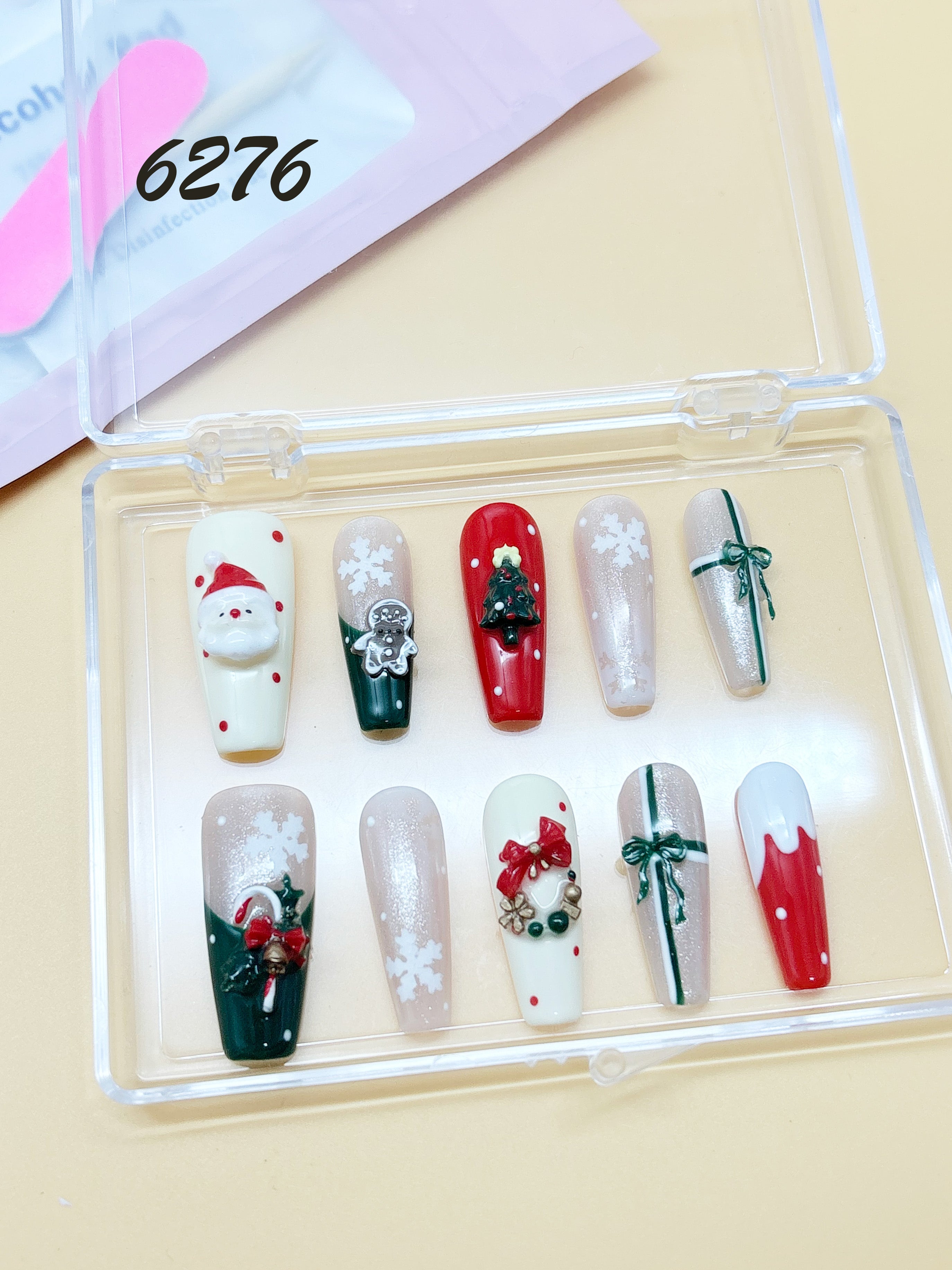 zb78..A display board featuring 24 different styles of fashionable and trendy nail wear.