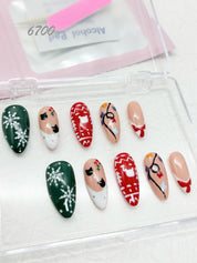 zb89..Christmas nails