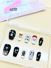 zb78..A display board featuring 24 different styles of fashionable and trendy nail wear.