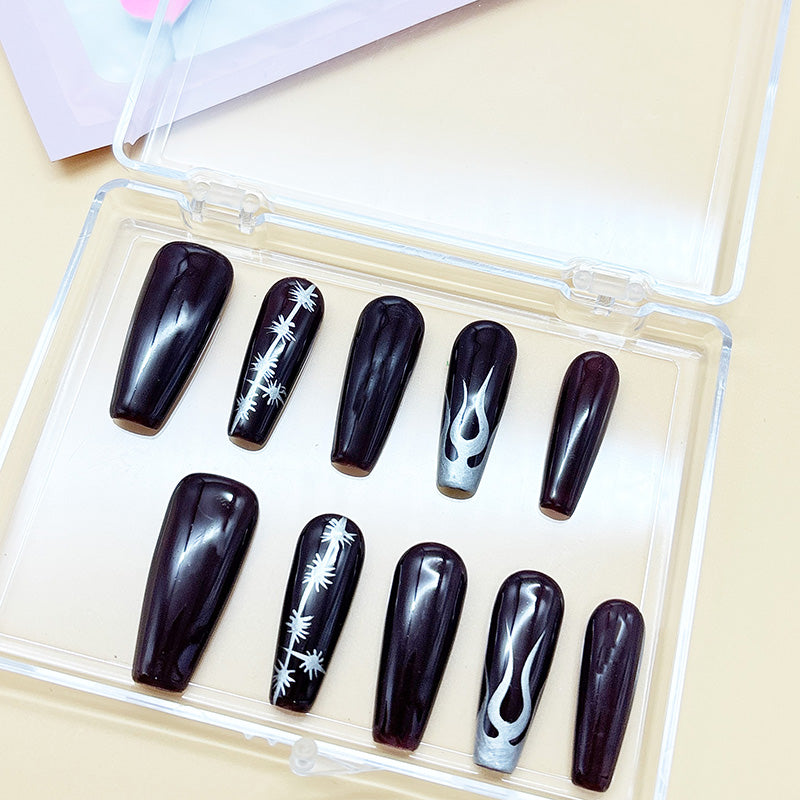 zb65..A display board featuring 24 different styles of fashionable and trendy nail art.