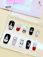 zb78..A display board featuring 24 different styles of fashionable and trendy nail wear.