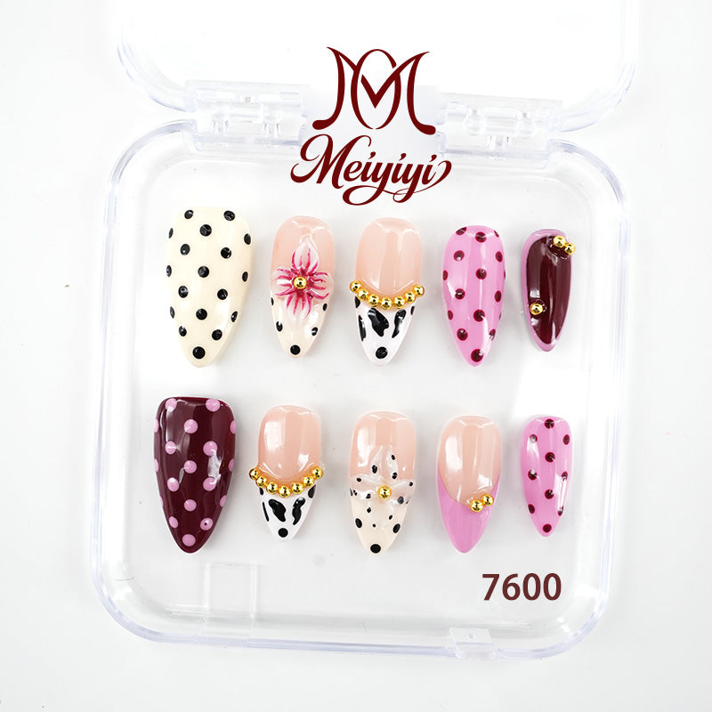 zb119..A wide variety of nails