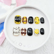 zb35..A variety of choices for almond-shaped and square-shaped wearable nails.
