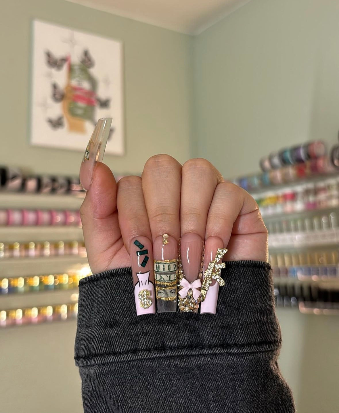 Customized Nails-ava