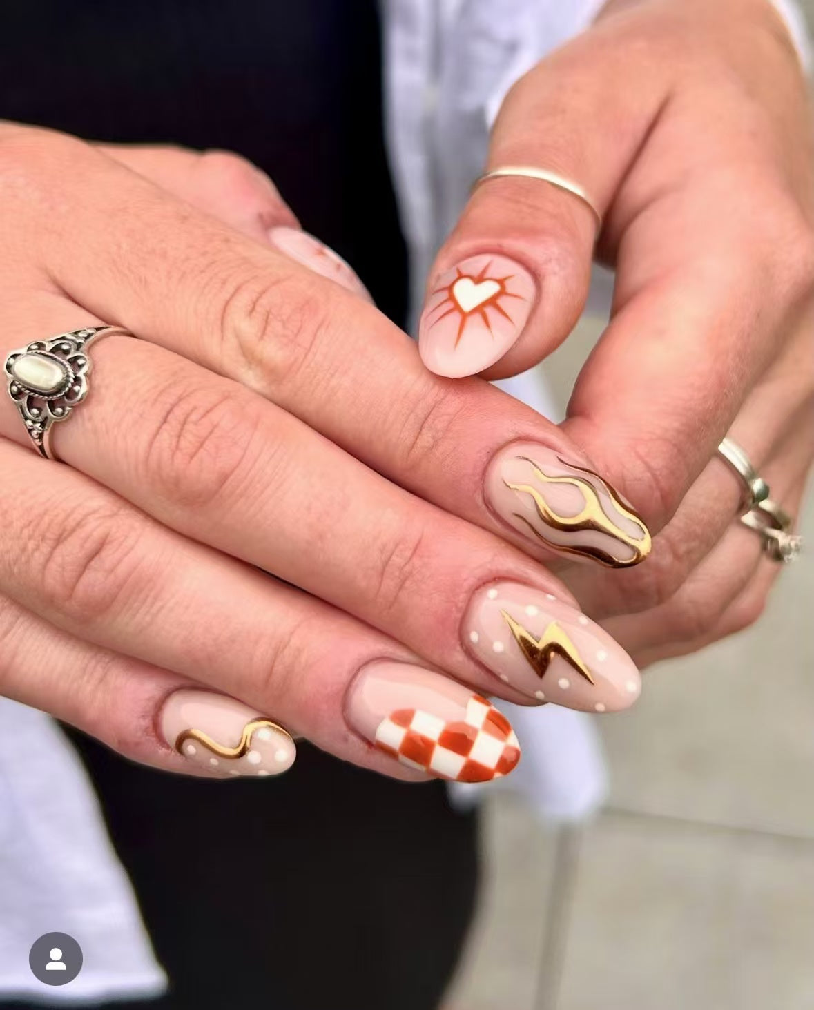 Nails-Ava