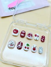 zb78..A display board featuring 24 different styles of fashionable and trendy nail wear.