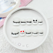 zb35..A variety of choices for almond-shaped and square-shaped wearable nails.