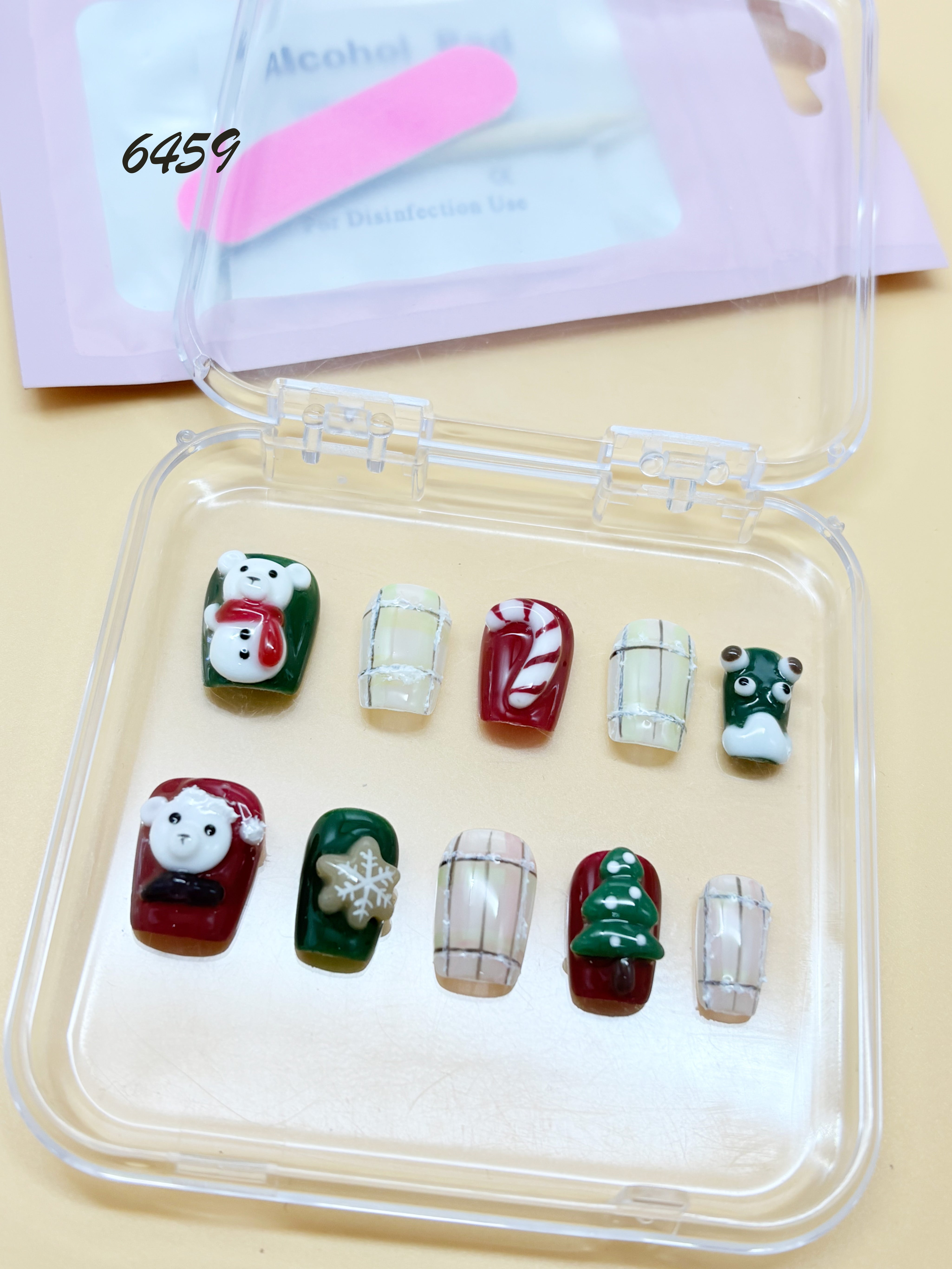 zb78..A display board featuring 24 different styles of fashionable and trendy nail wear.