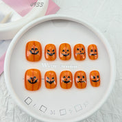 zb35..A variety of choices for almond-shaped and square-shaped wearable nails.