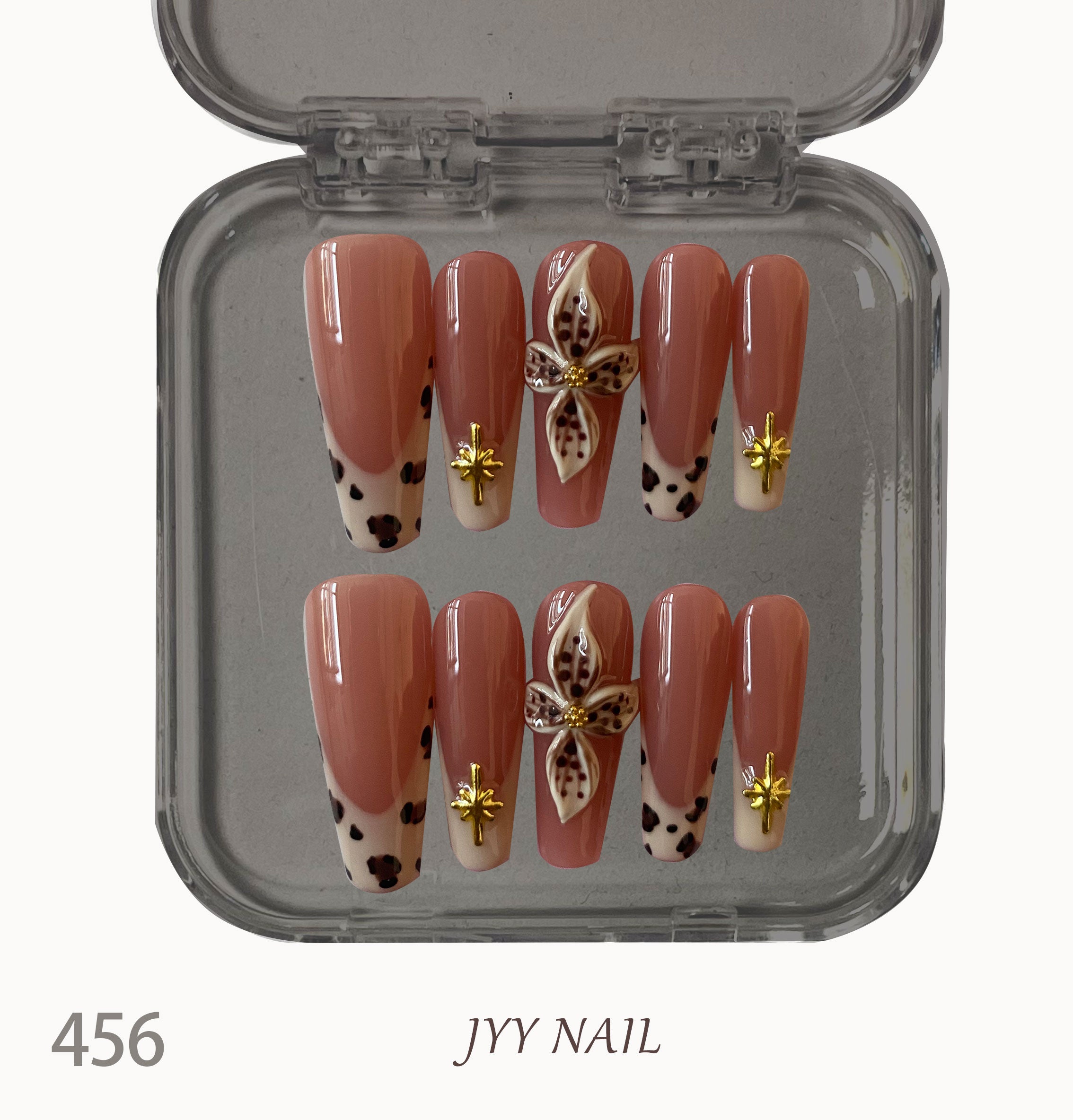 A456 Naked pink leopard print French:Premium leopard print French pinched nail manicure