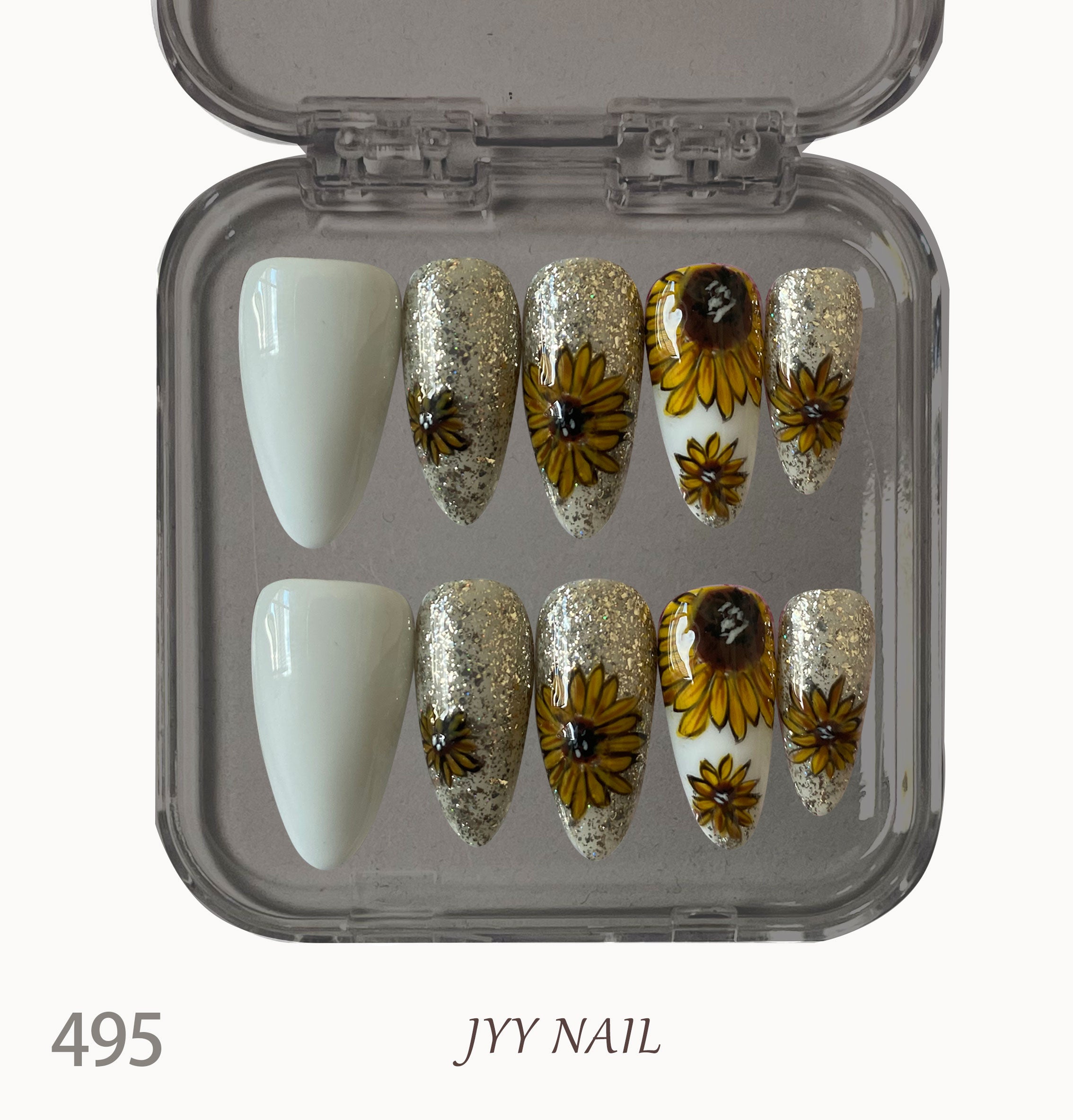 A495 Sunflower:Pure hand-painted sunflower nail art