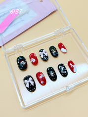 zb78..A display board featuring 24 different styles of fashionable and trendy nail wear.