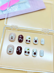 zb78..A display board featuring 24 different styles of fashionable and trendy nail wear.