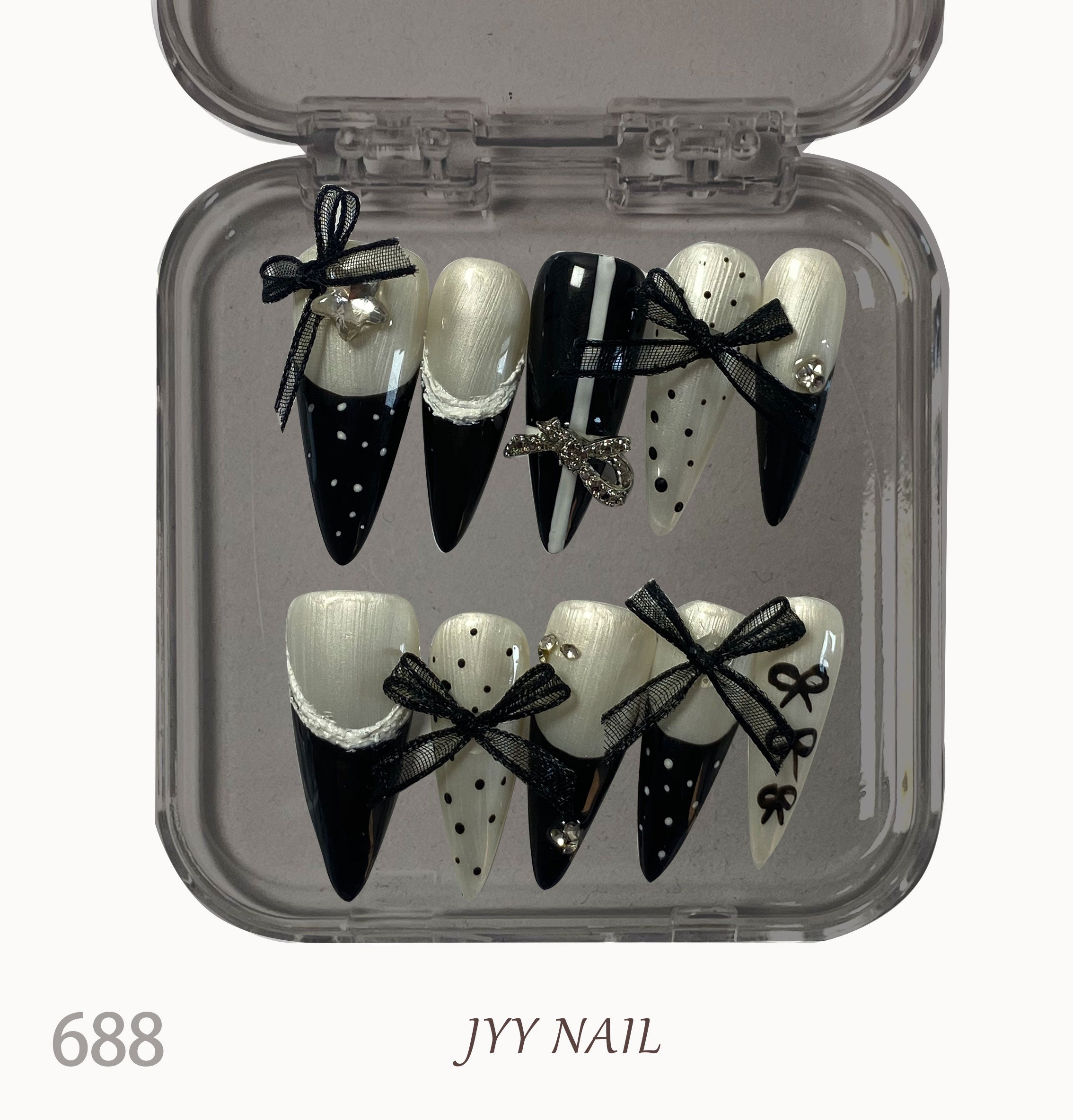 A688Bow polka dots：Hand painted bow polka dot nails