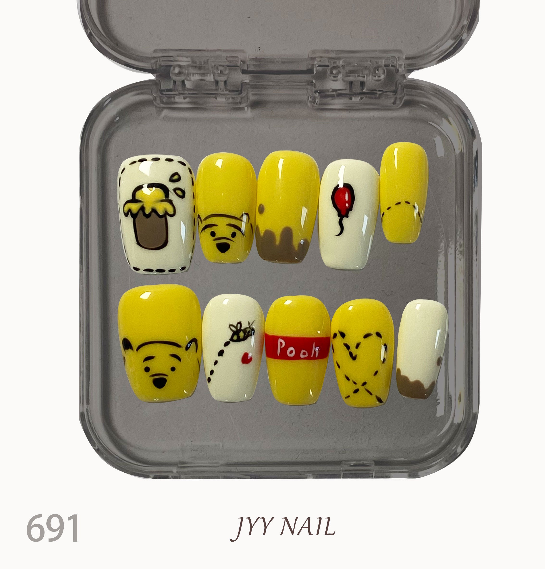 A691Winnie the Pooh：Hand-painted Winnie the Pooh nail
