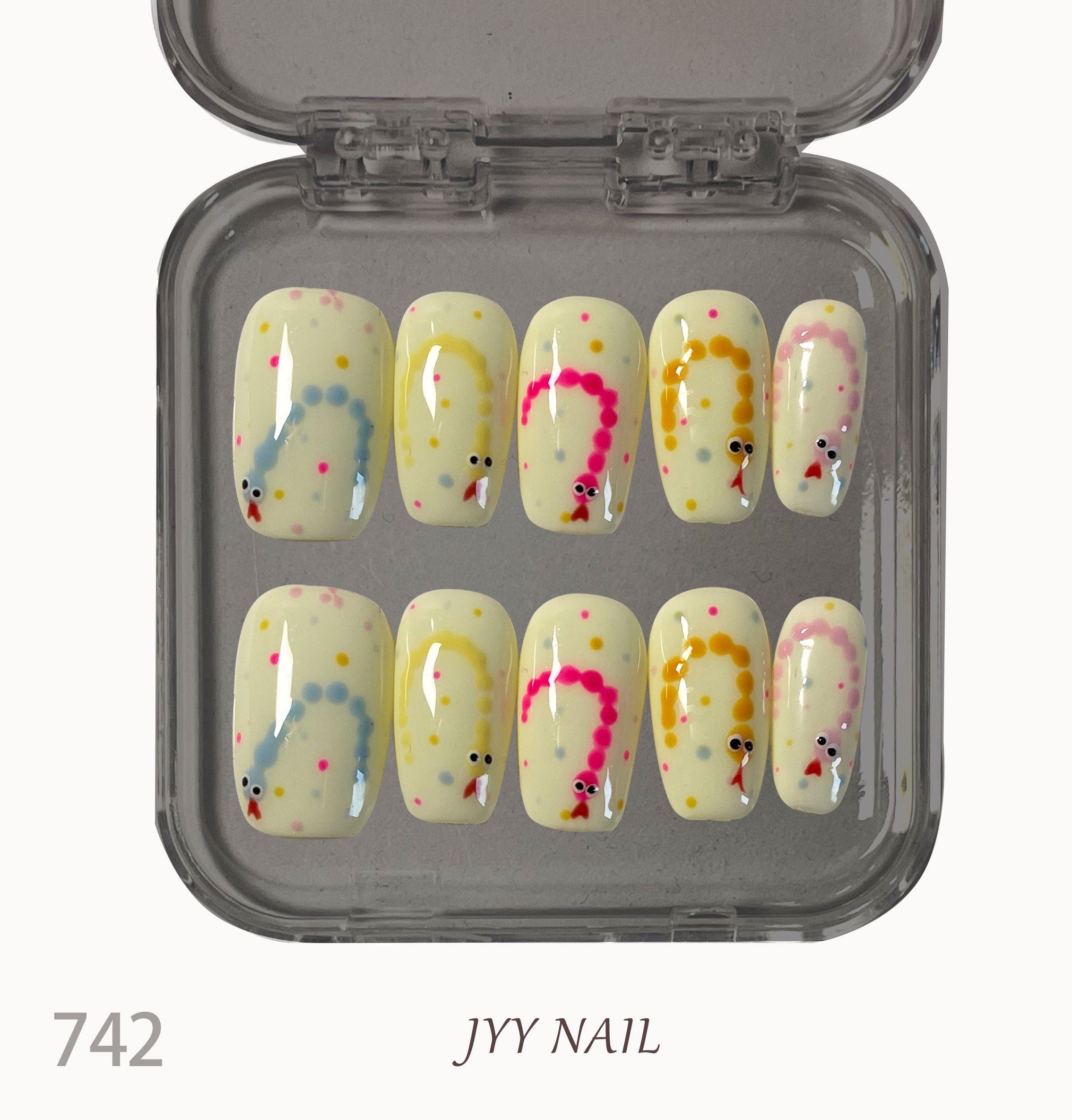 A742Gluttonous snake：Hand-painted yellow bottom snake nails