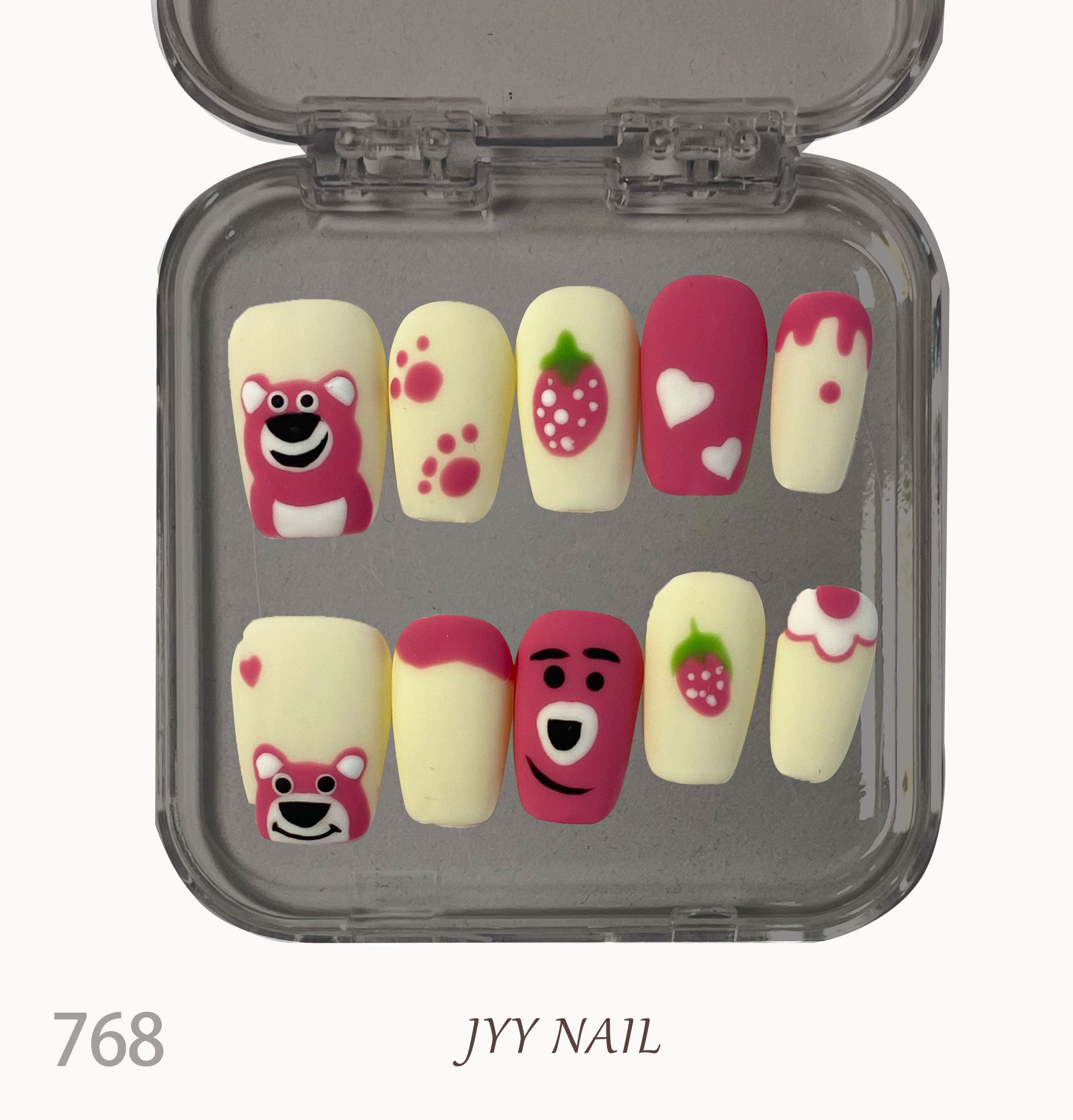 A768Strawberry Bear：Hand-painted strawberry bear short nail