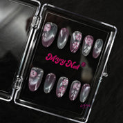 zb98..Nails of various styles.