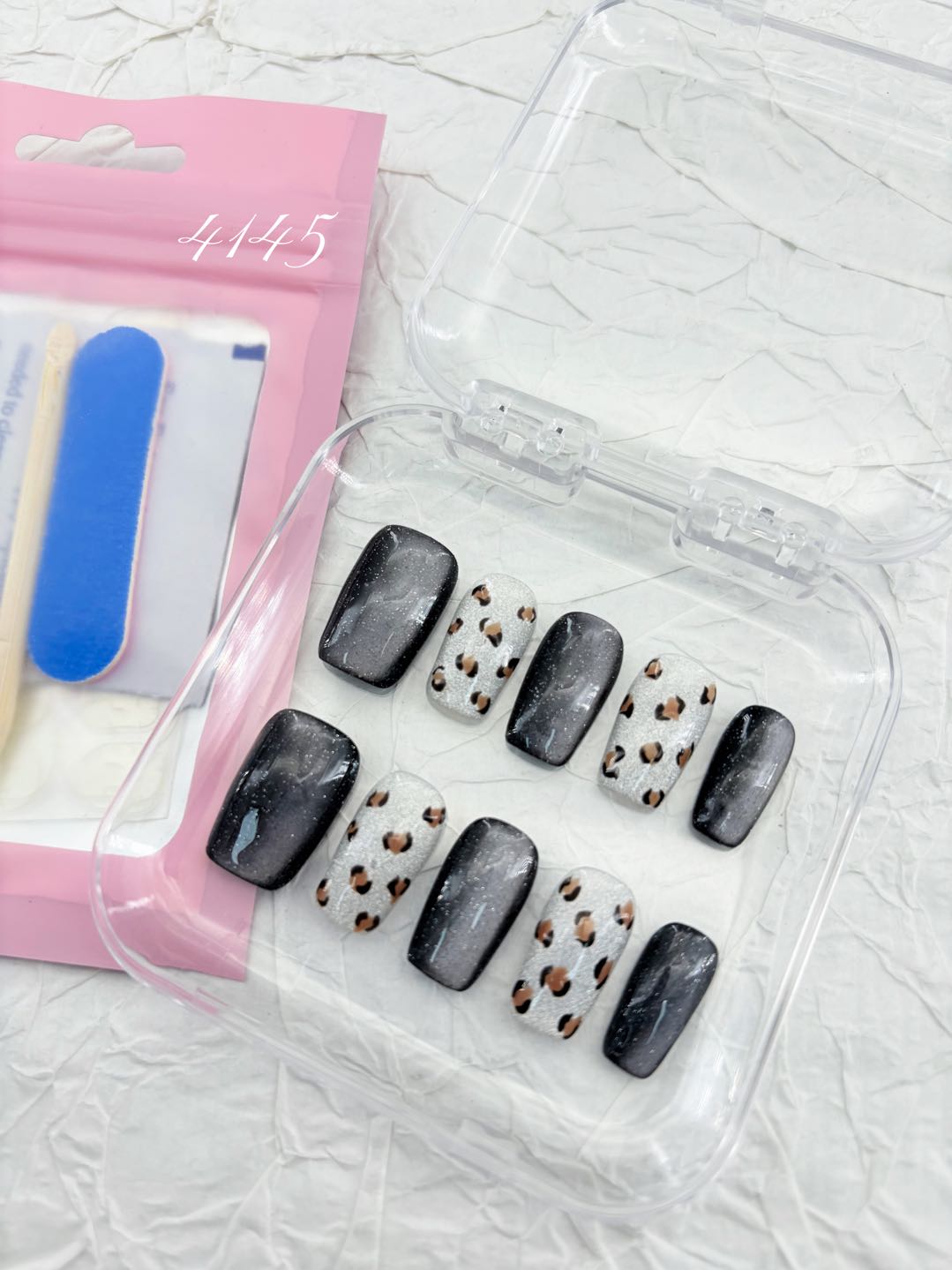 zb16..Colorful and richly decorated nail wear