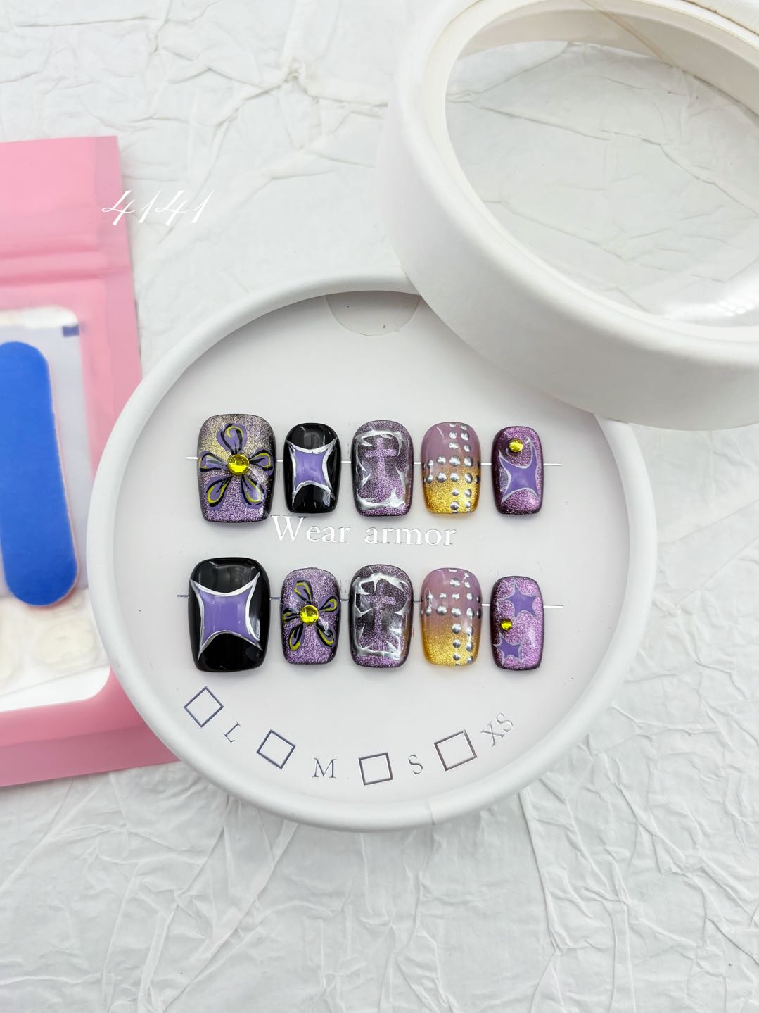 zb16..Colorful and richly decorated nail wear